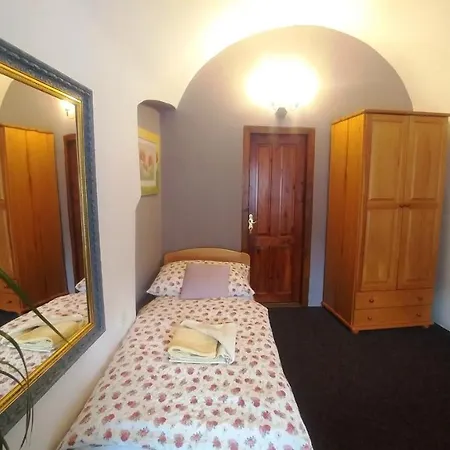 Apartmanhotel Mini Abraka & 4*