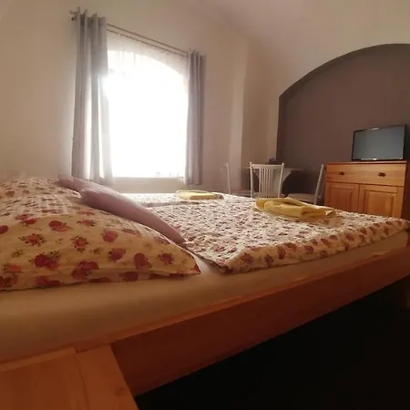 Apartmanhotel Mini Abraka & 4*
