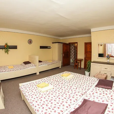 아파트호텔 Mini Abraka & 4*